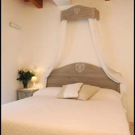 Al Vecchio Borgo Bed & Breakfast 3*