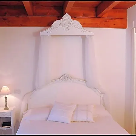 Al Vecchio Borgo Nocleg ze śniadaniem 3*