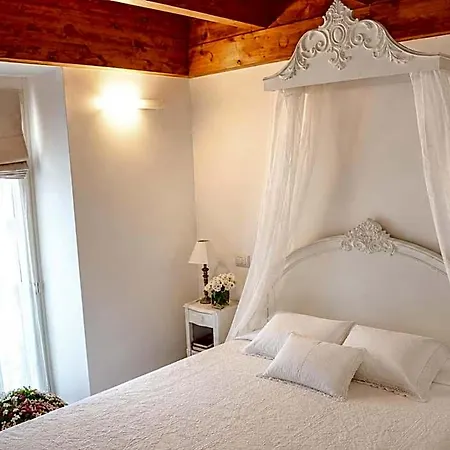 Al Vecchio Borgo Nocleg ze śniadaniem 3*