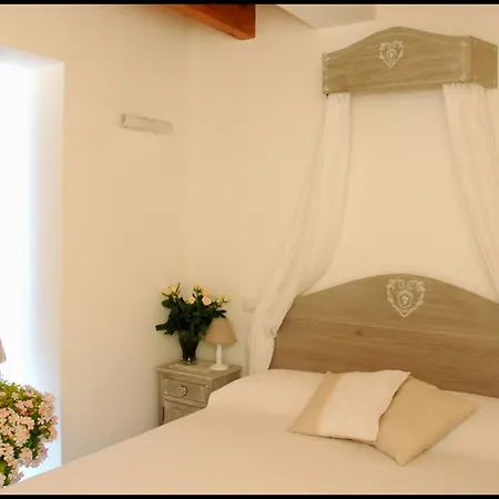 Al Vecchio Borgo 3* بارليتا